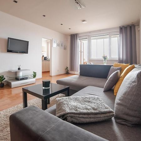 Strawberry Apartment Bratislava Ngoại thất bức ảnh
