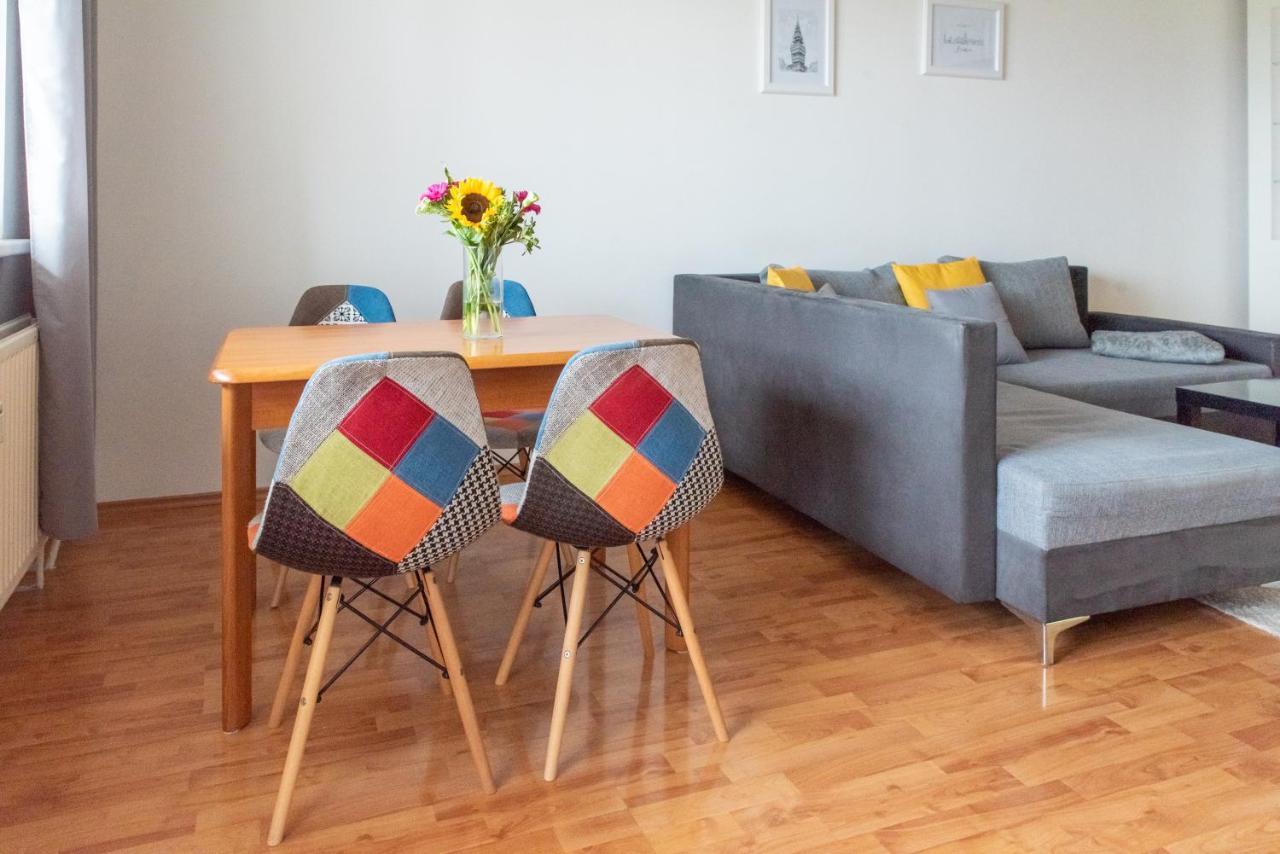 Strawberry Apartment Bratislava Ngoại thất bức ảnh