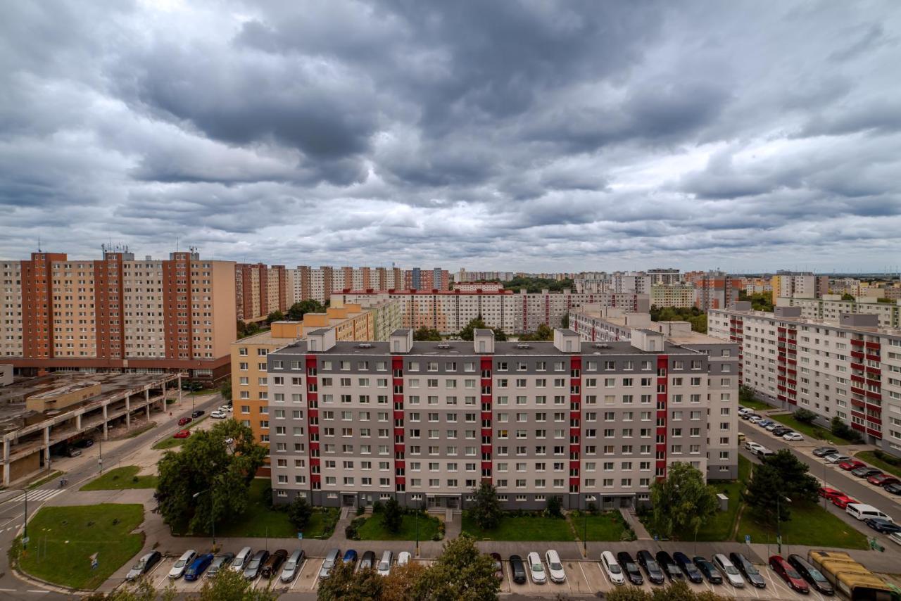 Strawberry Apartment Bratislava Ngoại thất bức ảnh