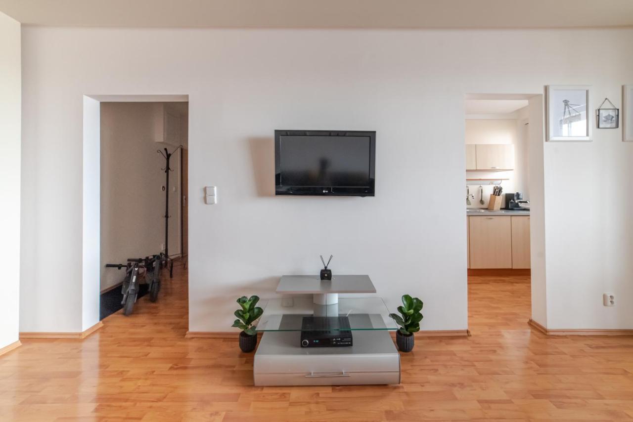 Strawberry Apartment Bratislava Ngoại thất bức ảnh